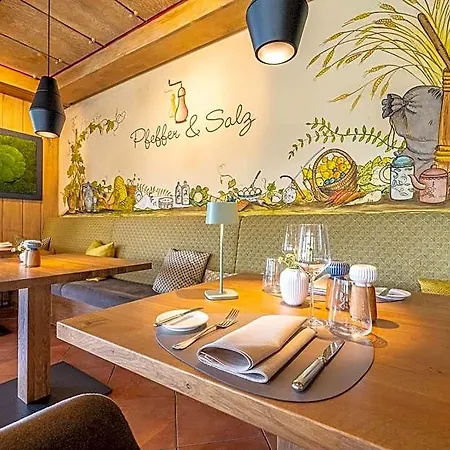 Weinhotel Pfeffer & Salz ホテル 3*