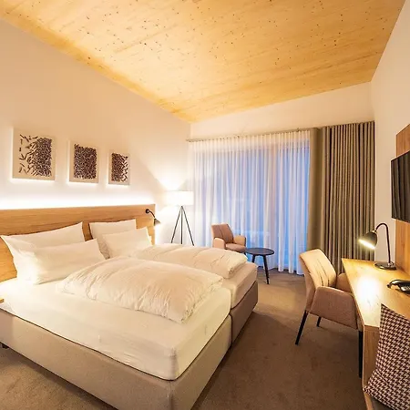 Weinhotel Pfeffer & Salz 3* ゲンゲンバッハ