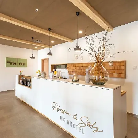 Weinhotel Pfeffer & Salz Отель