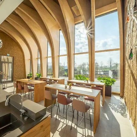 Weinhotel Pfeffer & Salz 3* غينغنباخ